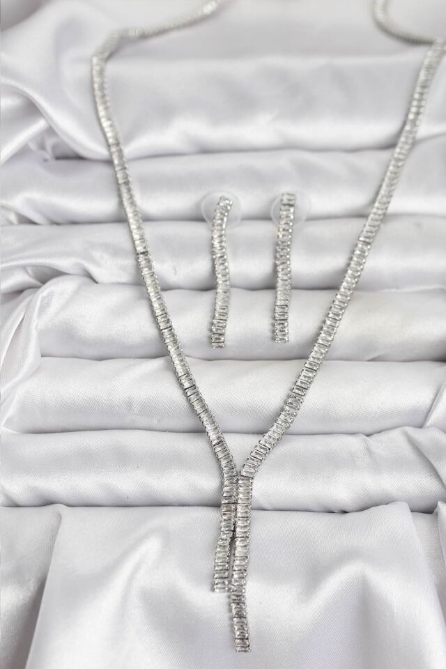 Gümüş Renk Baget Zirkon Taşlı Kadın Kolye Küpe Set