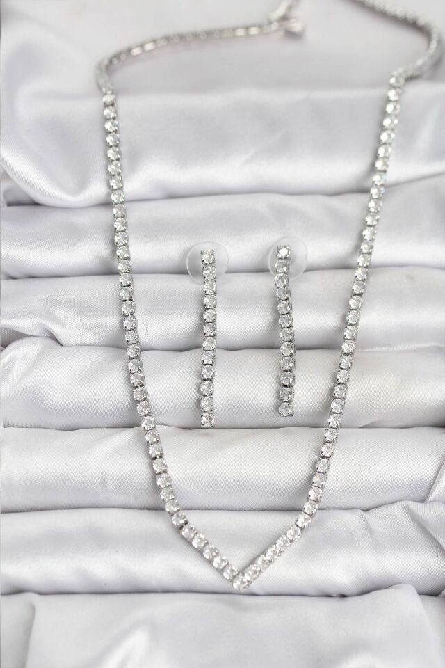 Gümüş Renk Zirkon Taşlı Kadın Kolye Küpe Seti