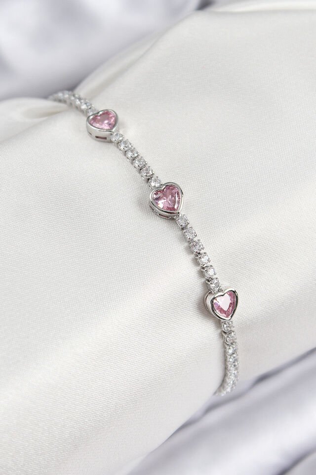Pirinç Zirkon Taşlı Pembe Kalp Model Gümüş Renk Kadın Bileklik