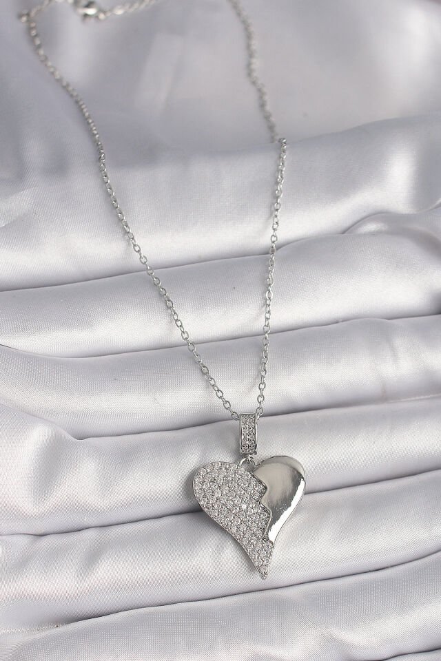 316L Çelik Gümüş Renk Zincir Zirkon Taşlı Kırık Kalp Model Kadın Kolye