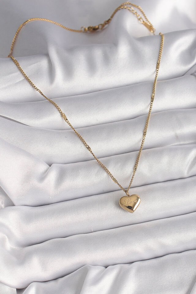 316L Çelik Gold Renk Zincir Love İşlemeli Kalp Figür Kadın Kolye