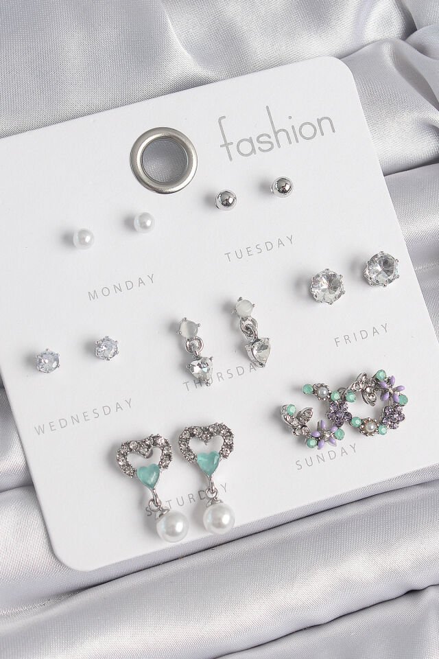 Pirinç Gümüş Renk Zirkon Taşlı Sallantılı Kalp Model Çiçek Detay 7 Çift Kadın Küpe Seti