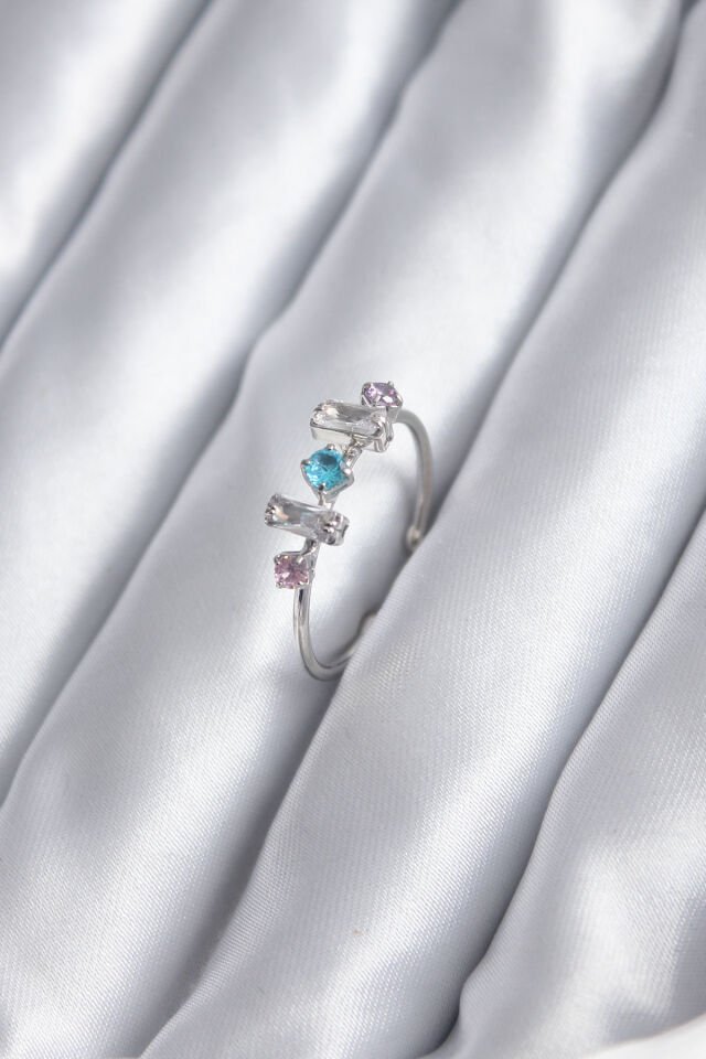 Gümüş Renk Renkli Zirkon Taşlı Kadın Yüzük