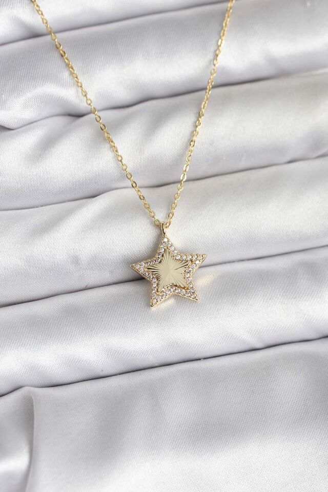 Pirinç Gold Renk Zincirli Yıldızlı Model Kadın Kolye