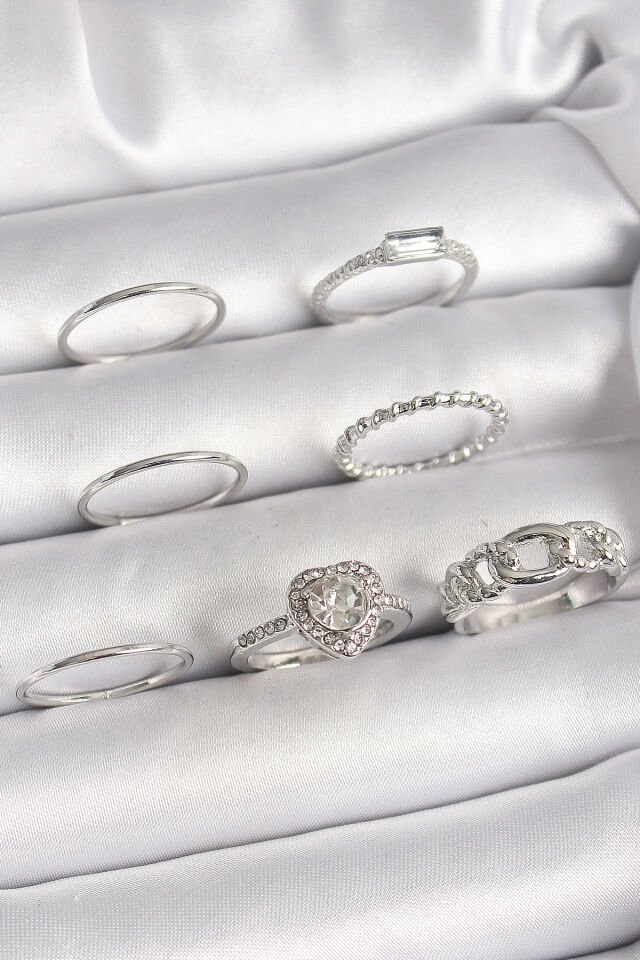 Pirinç Gümüş Renk Zirkon Taşlı Kalp Model Kadın Yüzük Kombini