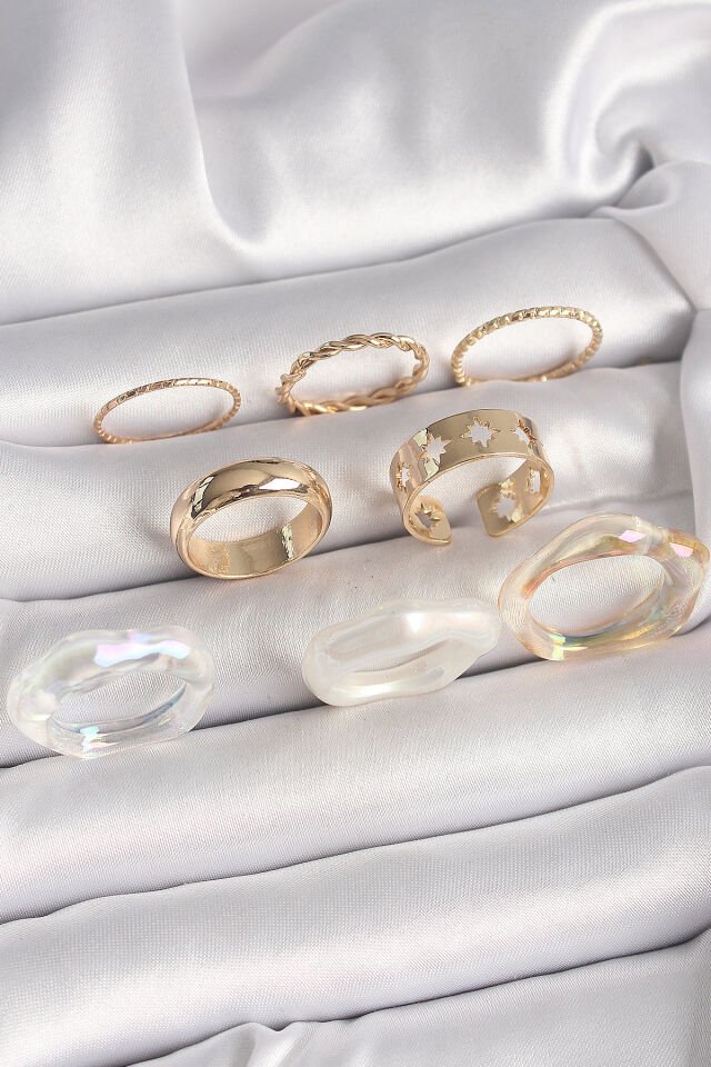 Pirinç Gold Renk Beyaz Akrilik Plastik Modek Kutup Yıldız İşleme Detay Kadın Yüzük Kombini