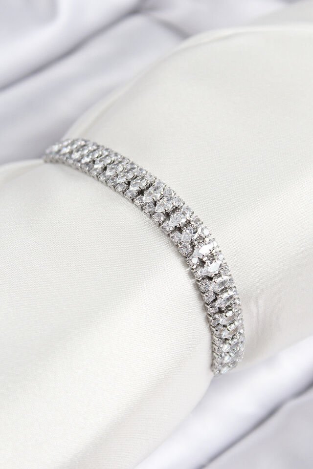 Pirinç Zirkon Taşlı Tennıs Model Gümüş Renk Asansörlü Kadın Bileklik