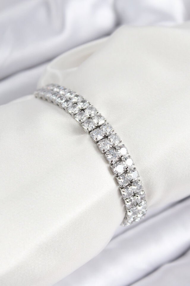 Pirinç Zirkon Taşlı Çift Sıra Kare Model Gümüş Renk Asansörlü Kadın Bileklik