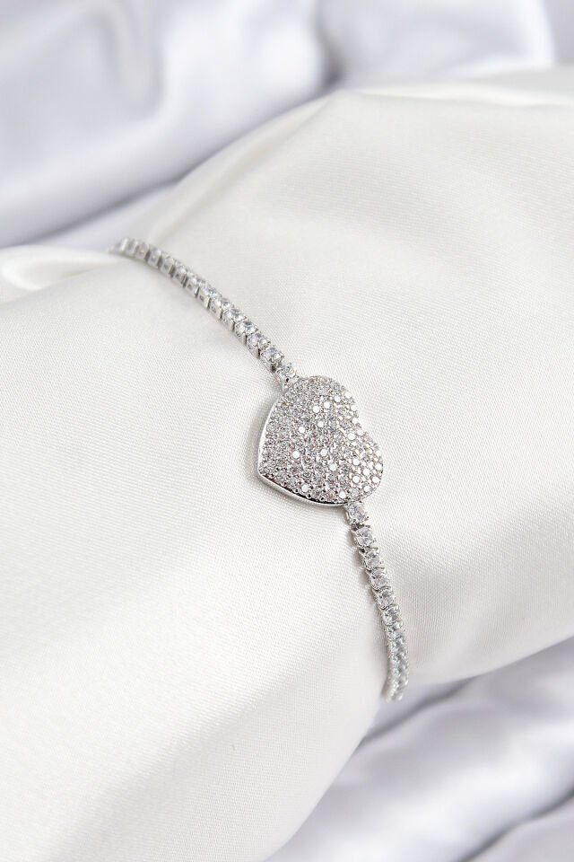 Pirinç Zirkon Taşlı Kalp Model Gümüş Renk Asansörlü Kadın Bileklik