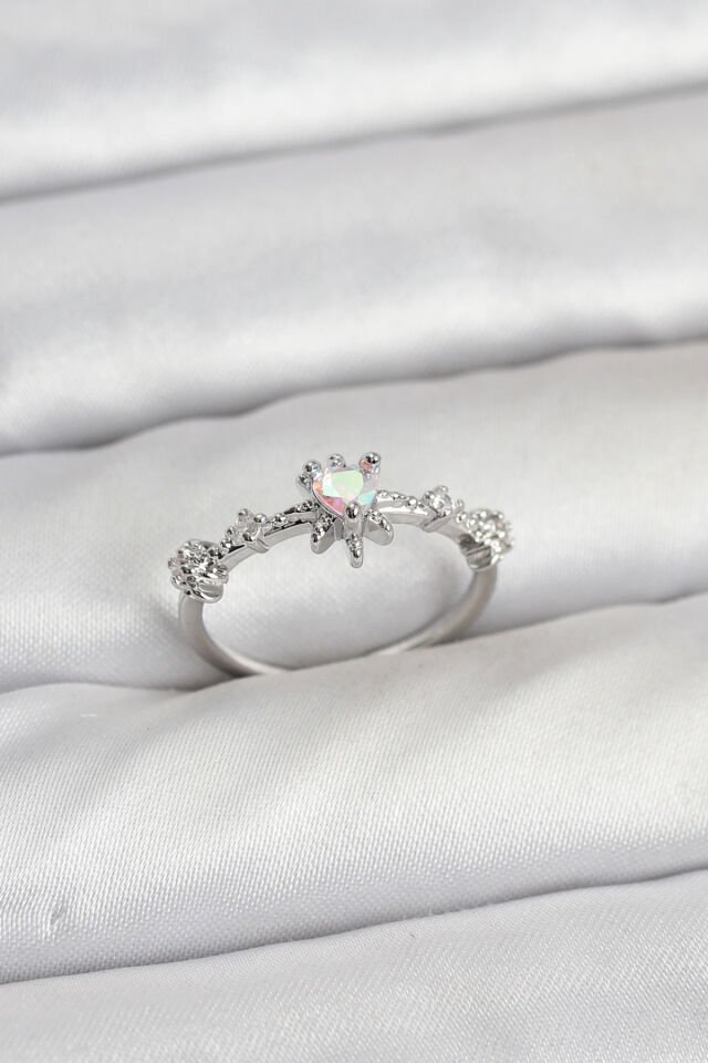 Gümüş Renk Pirinç Yıldız Model Kadın Yüzük