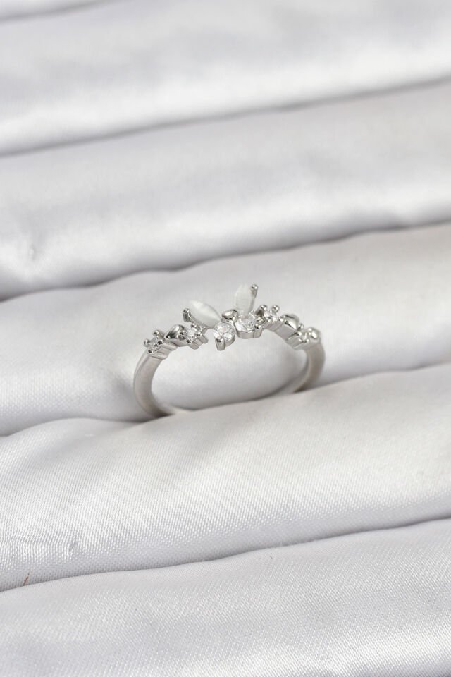 Kelebek Model Gümüş Renk Pirinç Kadın Yüzük