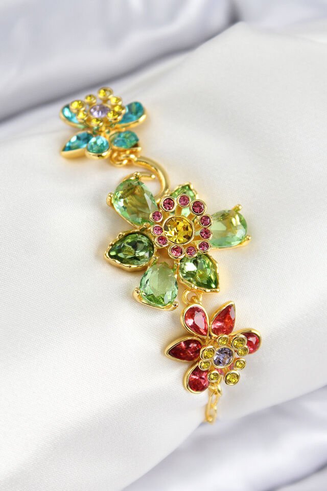 VIP Pirinç Zirkon Taşlı Çiçek Model Gold Renk Kadın Bileklik