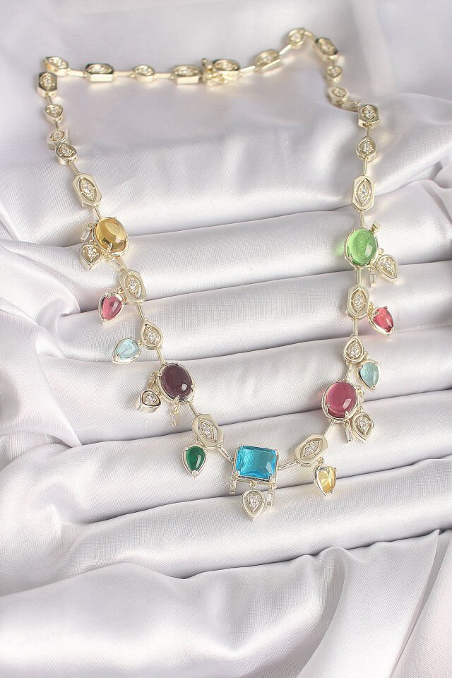 Pirinç Gold Renk Renli Zirkon Taşlı VIP Seri Kadın Kolye