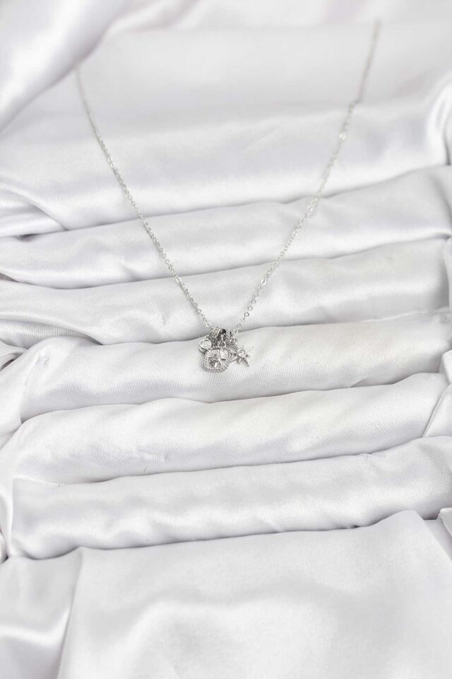 Pirinç Gümüş Renk Minimal Charmlı Kadın Kolye