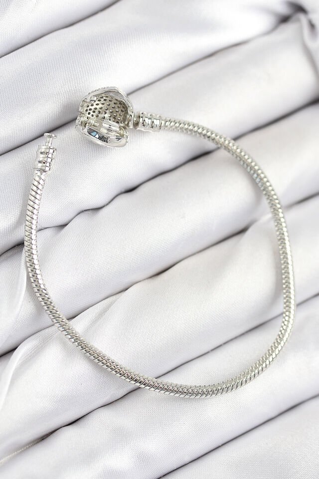 Pirinç Charm Zirkon Taşlı Kalp Model Gümüş Renk Kadın Bileklik