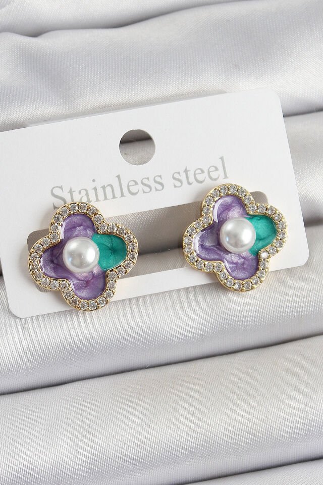 Pirinç Mor Mineli İnci Detaylı Zirkon Taşlı Sanatsal Portre Yonca Model Gold Renk Kadın Küpe