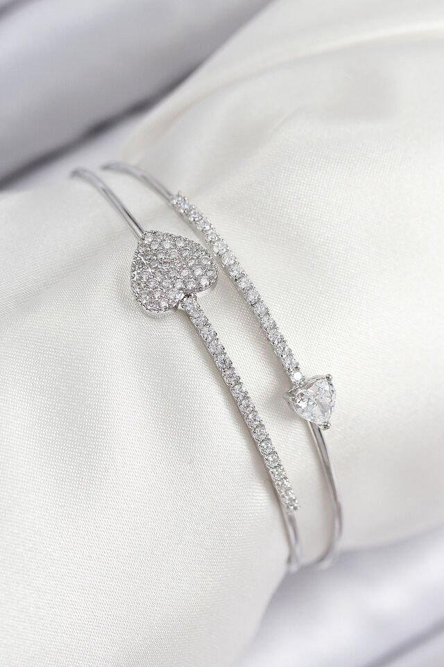 Pirinç Zirkon Taşlı Kalp Model Gümüş Renk Kadın Bileklik