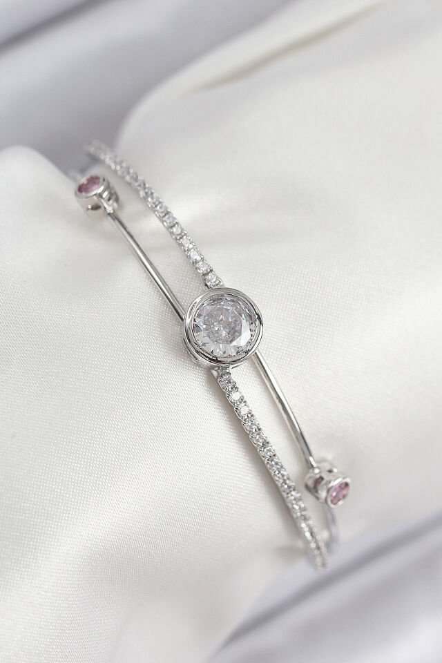 Pirinç Zirkon Taşlı Pırlanta Model Gümüş Renk Kadın Bileklik