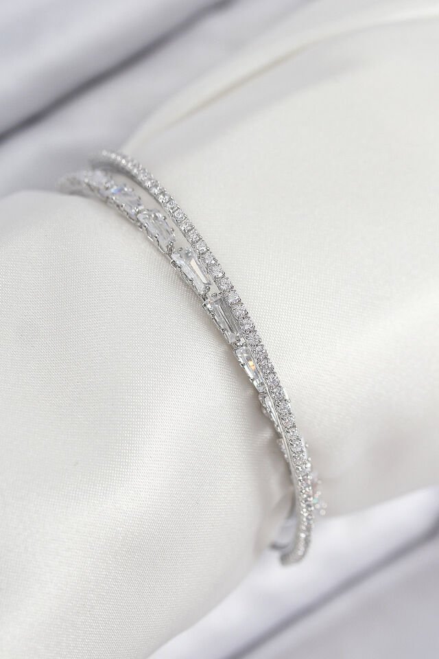 Pirinç Zirkon Taşlı Su Yolu Model Gümüş Renk Kadın Bileklik