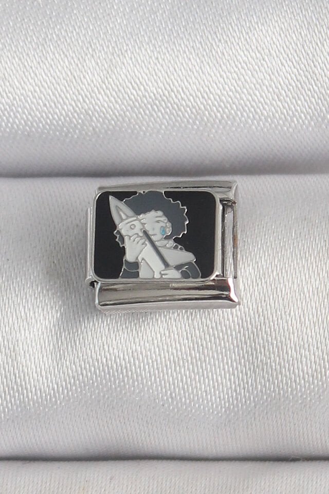 316L Çelik Gümüş Renk Siyah İşlemeli Portre Model Nomination Charm