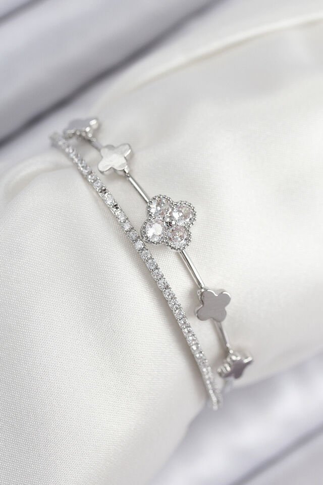 Pirinç Zirkon Taşlı Yonca Model Gümüş Renk Kadın Bileklik