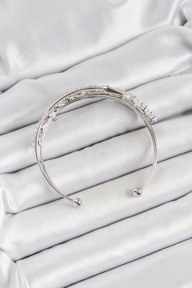 Pirinç Gümüş Renk Arpa Zirkon Taşlı Kadın Bileklik