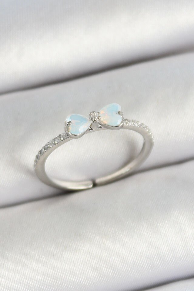 Pirinç Fiyonk Figürlü Zirkon Taşlı Gümüş Renk Ayarlanabilir Kadın Yüzük