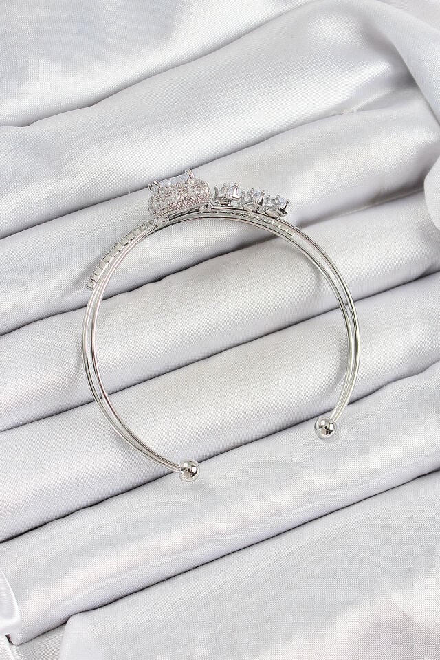 Pirinç Gümüş Renk Kalpli Zirkon Taşlı Kadın Bileklik