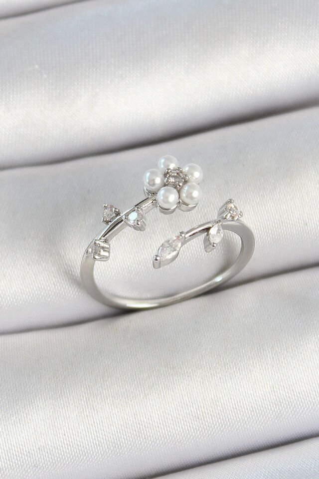 Pirinç İnci Detaylı Papatya Figürlü Zirkon Taşlı Gümüş Renk Ayarlanabilir Kadın Yüzük