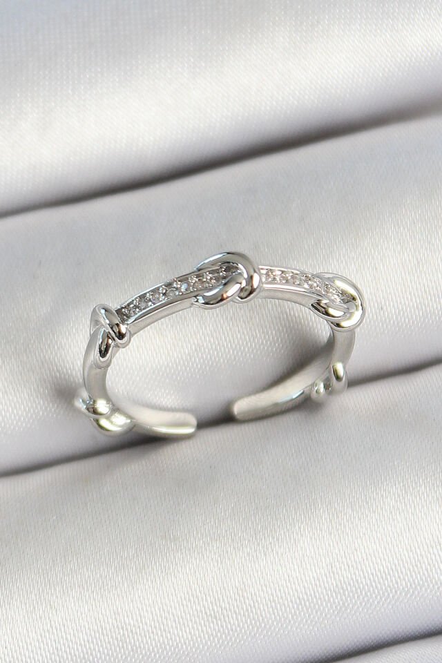 Pirinç Düğüm Figürlü Zirkon Taşlı Gümüş Renk Ayarlanabilir Kadın Yüzük