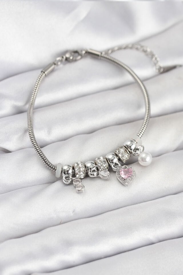Pirinç Gümüş Renk Pembe Kalp Charmlı Kadın Bileklik