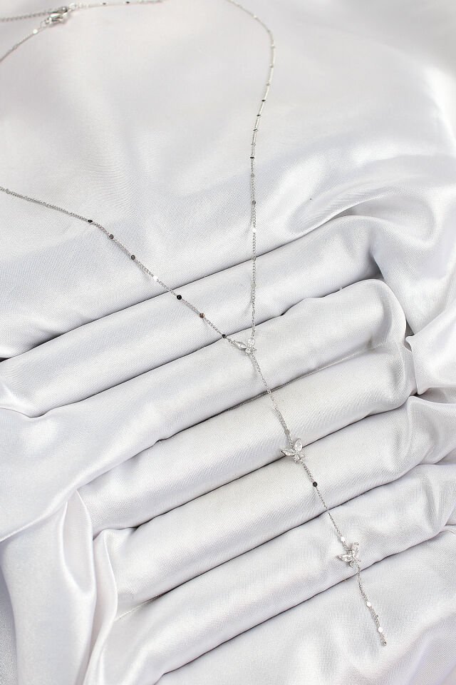 Pirinç Zirkon Taşlı Sıralı Kelebek Figürlü Y Model Gümüş Renk Kadın Kolye