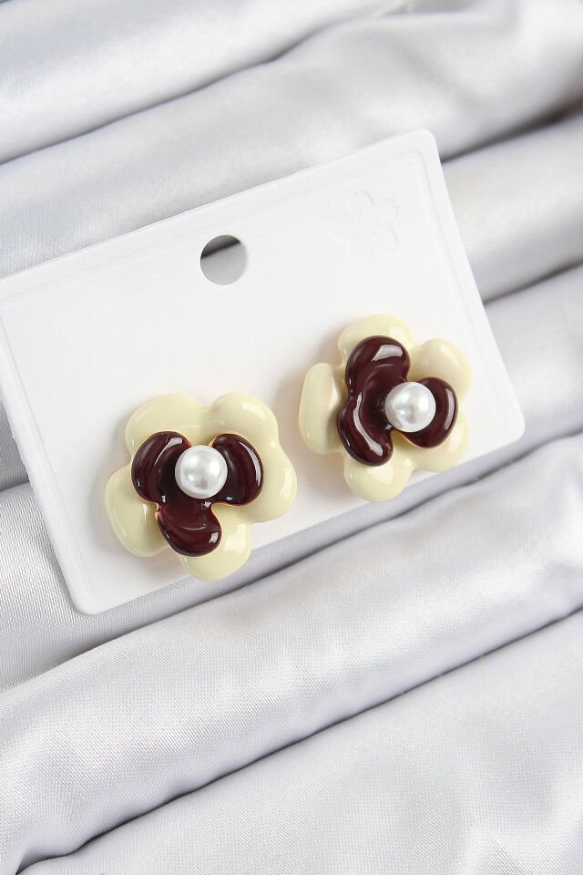 İnci Detaylı Krem Kahverengi Renk Papatya Model Kadın Küpe