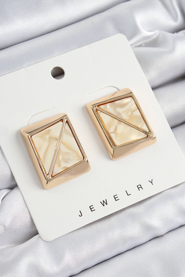 Pirinç Krem Üçgen Kesim Detaylı Kare Model Vintage Gold Renk Kadın Küpe