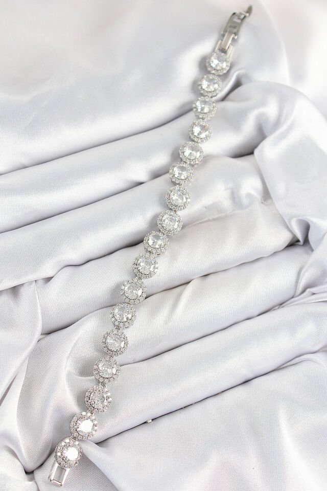 Pirinç Zirkon Taşlı Daire Baget Model Gümüş Renk VIP Seri Kadın Bileklik