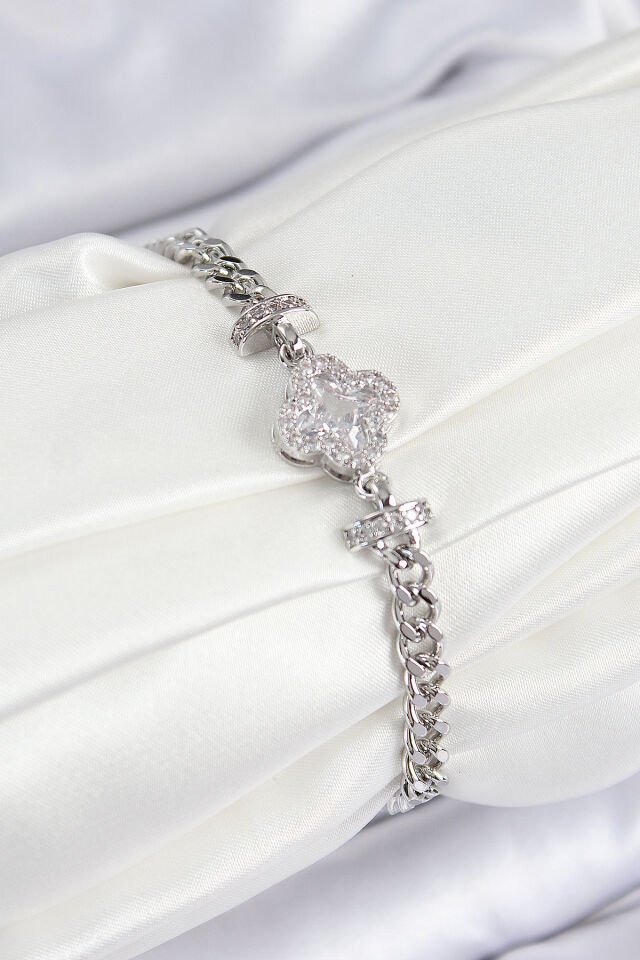 Pirinç Zirkon Taşlı Yonca Model Gümüş Renk Kadın Bileklik