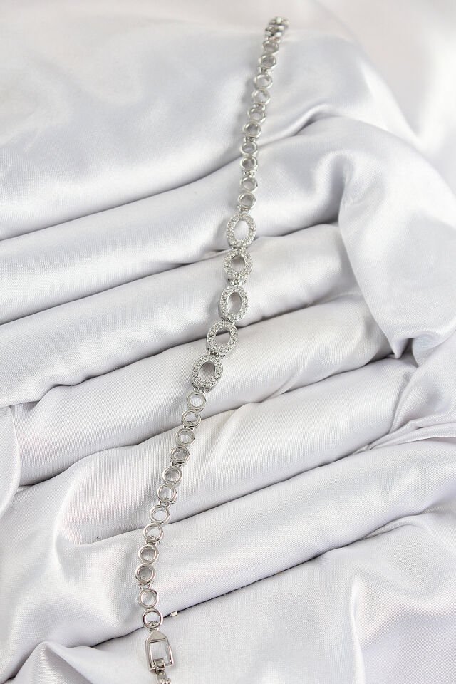 Pirinç Zirkon Taşlı Oval Model Gümüş Renk Kadın Bileklik