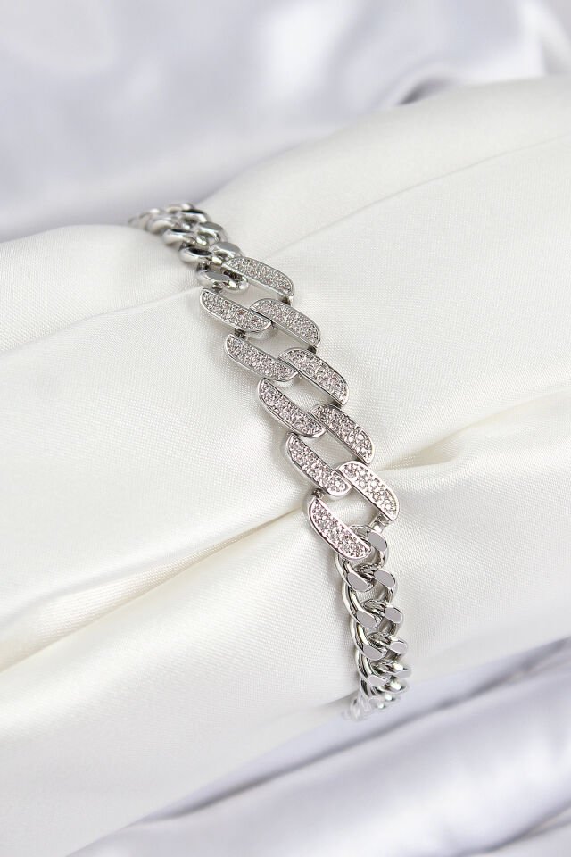 Pirinç Zirkon Taşlı Ezme Küba Zincir Model Gümüş Renk Kadın Bileklik