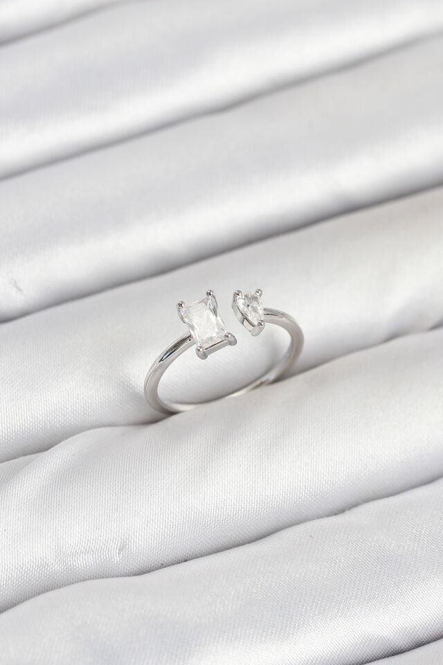 Pirinç Gold Renk Zirkon Taşlı Kadın Yüzük