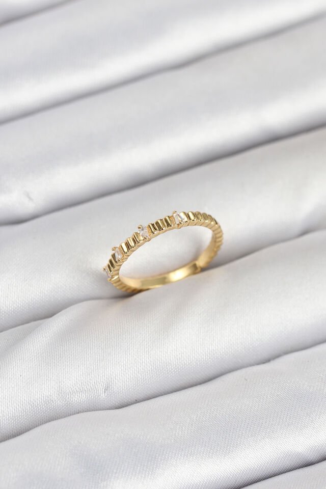 Pirinç Gold Renk Lazer Kesim Kadın Yüzük