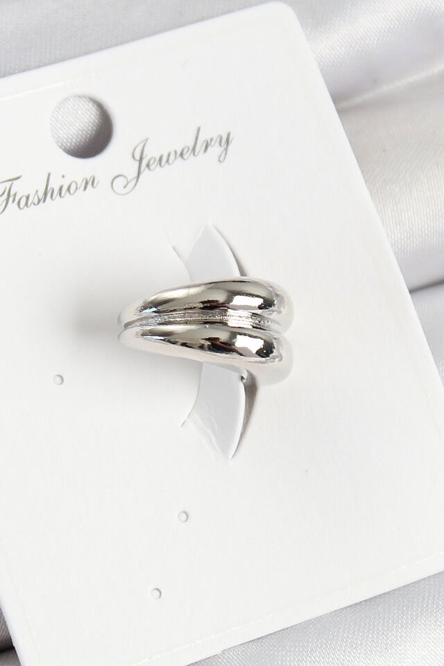 Pirinç Halka Model Gümüş Renk Sağ Kıkırdak Küpe